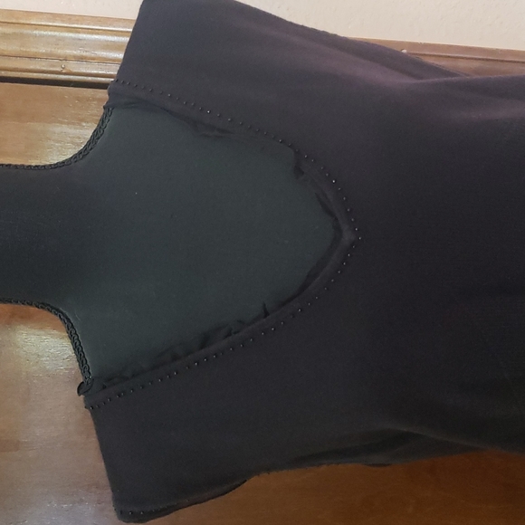 Black Apostrophe XL beautiful Sleeveless  sweater top w/ruffle accent - Picture 8 of 14